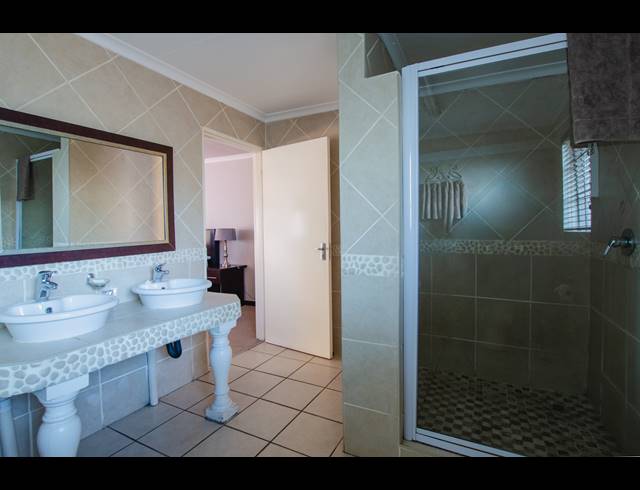 13 BEDROOM GUEST HOUSE FOR SALE IN JATNIEL